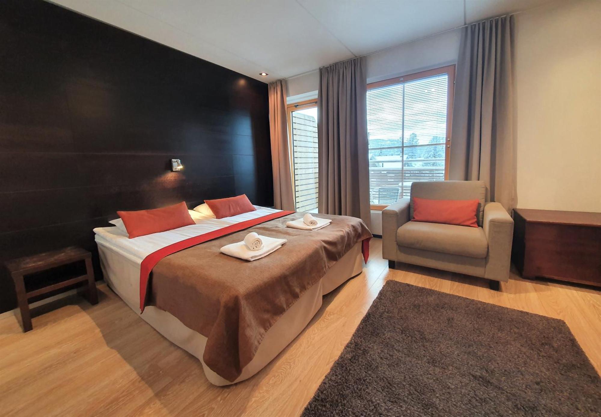 Levi Suites Levi Gold Bilik gambar